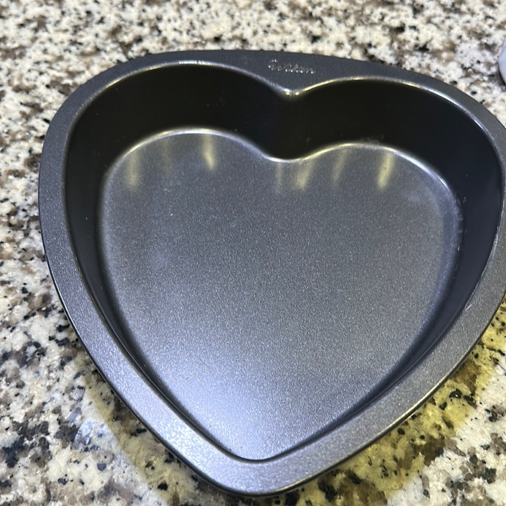 Wilson heart shaped cake pan